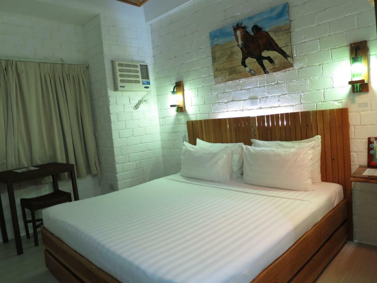 Serviced Apartments By Eco Hotel Bohol Panglao Esterno foto